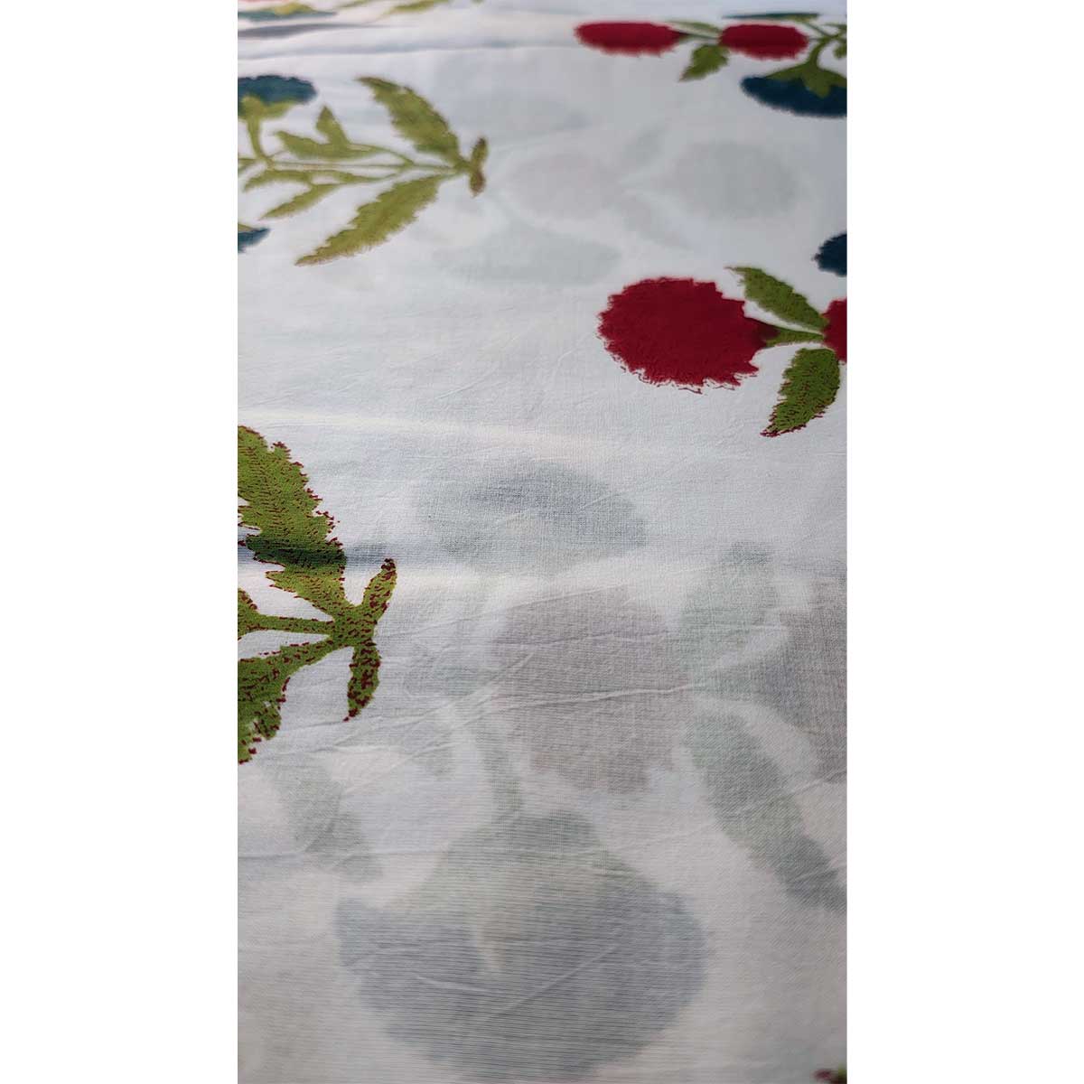 Handmade Bagru Print Textile – White And Red Floral Print Cotton Material