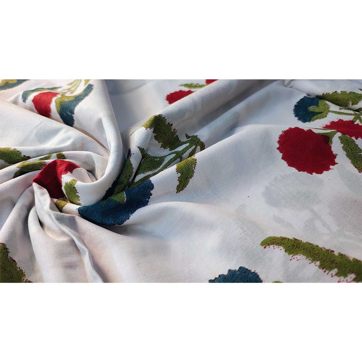 Handmade Bagru Print Textile – White And Red Floral Print Cotton Material