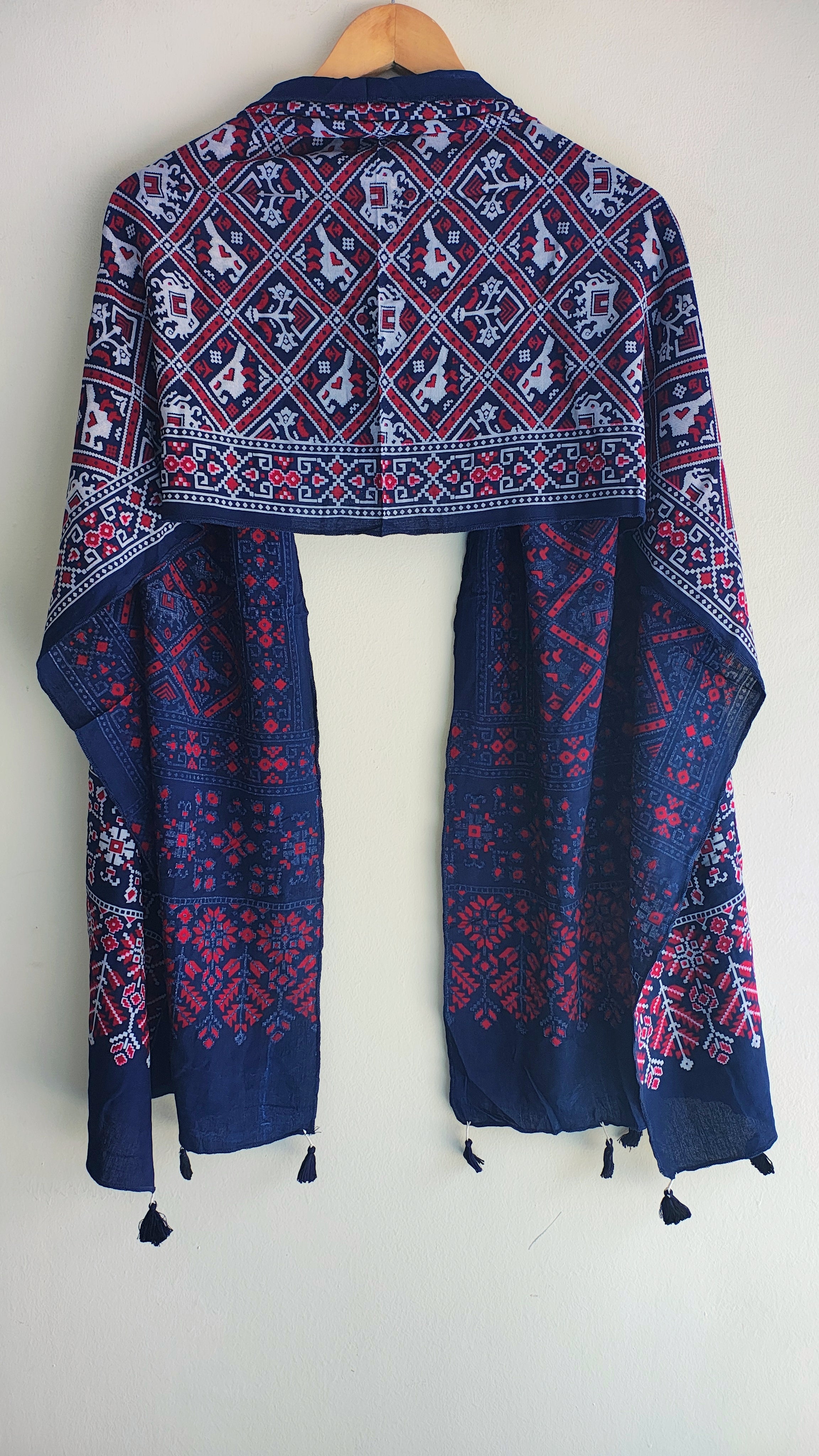 Navy blue Ajrakh cotton stole ISAK16-06C — close-up of traditional Kutch block print patterns — Indiascarves