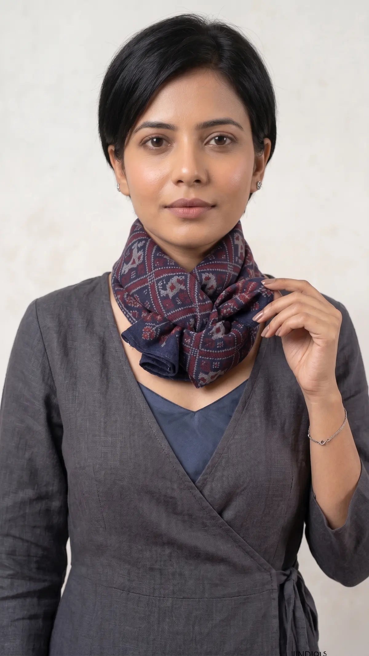 Navy blue Ajrakh printed cotton stole ISAK16-06C — 55x210 cm traditional Indian dupatta with tassels — Indiascarves