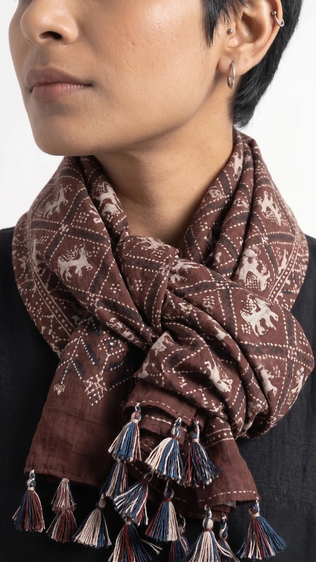 Maroon Ajrakh printed cotton stole ISAK16-06F — 55x210 cm ethnic dupatta with tassel ends — Indiascarves