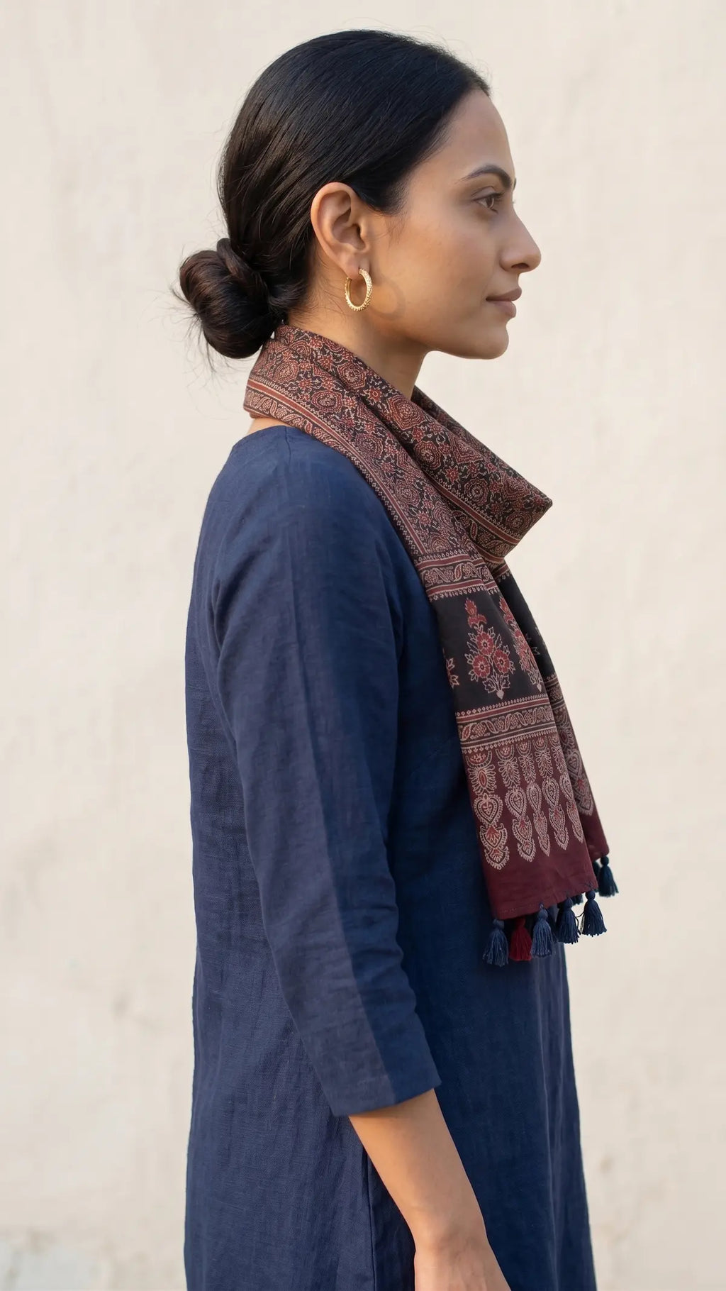 Black Ajrakh cotton stole ISAK16-08D worn by model — Kutch hand block print ethnic scarf — Indiascarves
