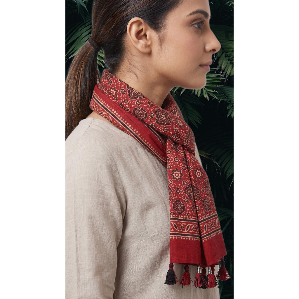 Red Ajrakh printed cotton stole ISAK16-08E — 55x210 cm traditional Indian dupatta with tassels — Indiascarves