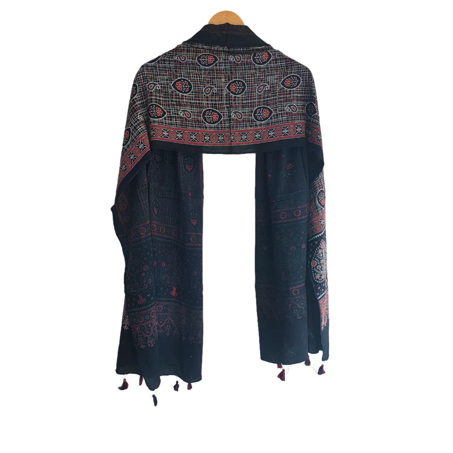 Black Ajrakh printed cotton stole ISAK16-09A — 55x210 cm traditional Indian dupatta with tassels — Indiascarves