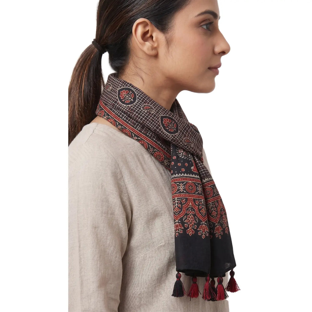 Black Ajrakh cotton stole ISAK16-09A worn by model — Kutch hand block print ethnic scarf — Indiascarves