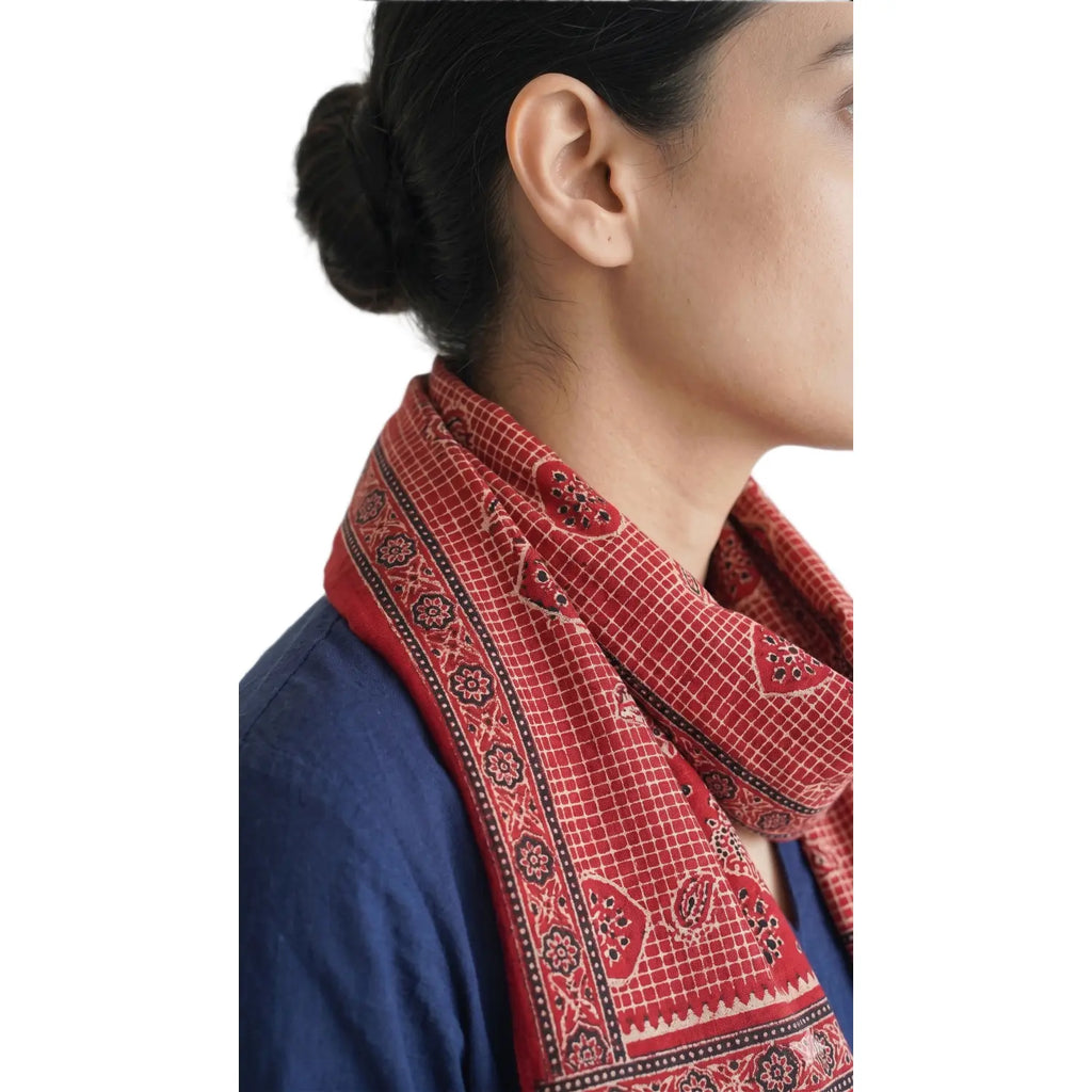 Red Ajrakh printed cotton stole ISAK16-09E — 55x210 cm traditional dupatta with tassel fringe — Indiascarves