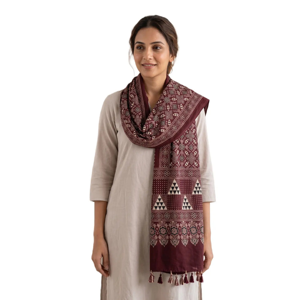 Maroon Ajrakh printed cotton stole ISAK16-12B — rich maroon with cream navy blue geometric patterns and tassels — Indiascarves