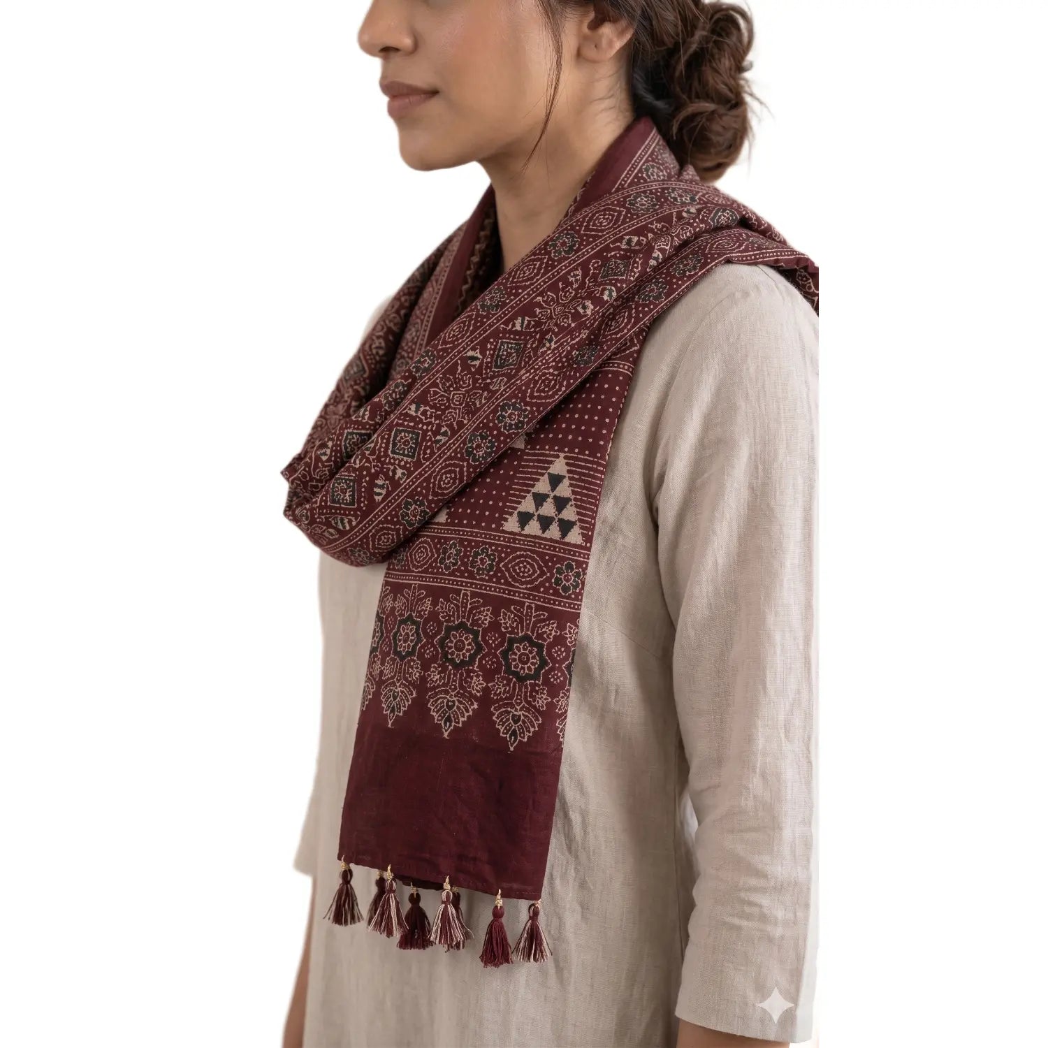 Maroon Ajrakh printed cotton stole ISAK16-12B — 55x210 cm traditional Indian dupatta with tassels — Indiascarves