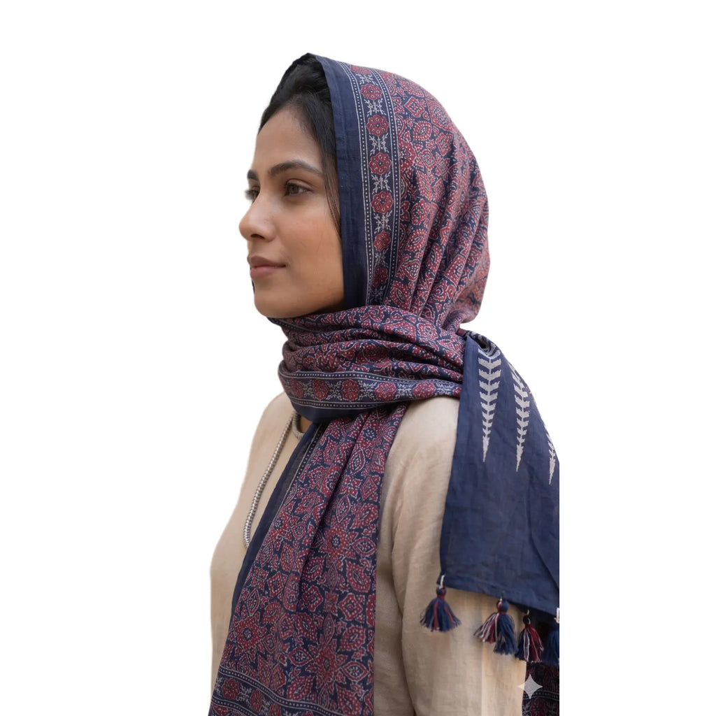 Navy blue Ajrakh printed cotton stole ISAK16-13B — 55x210 cm traditional dupatta with tassel fringe — Indiascarves